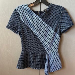 Bcbgmaxazria top with zipper in the back
